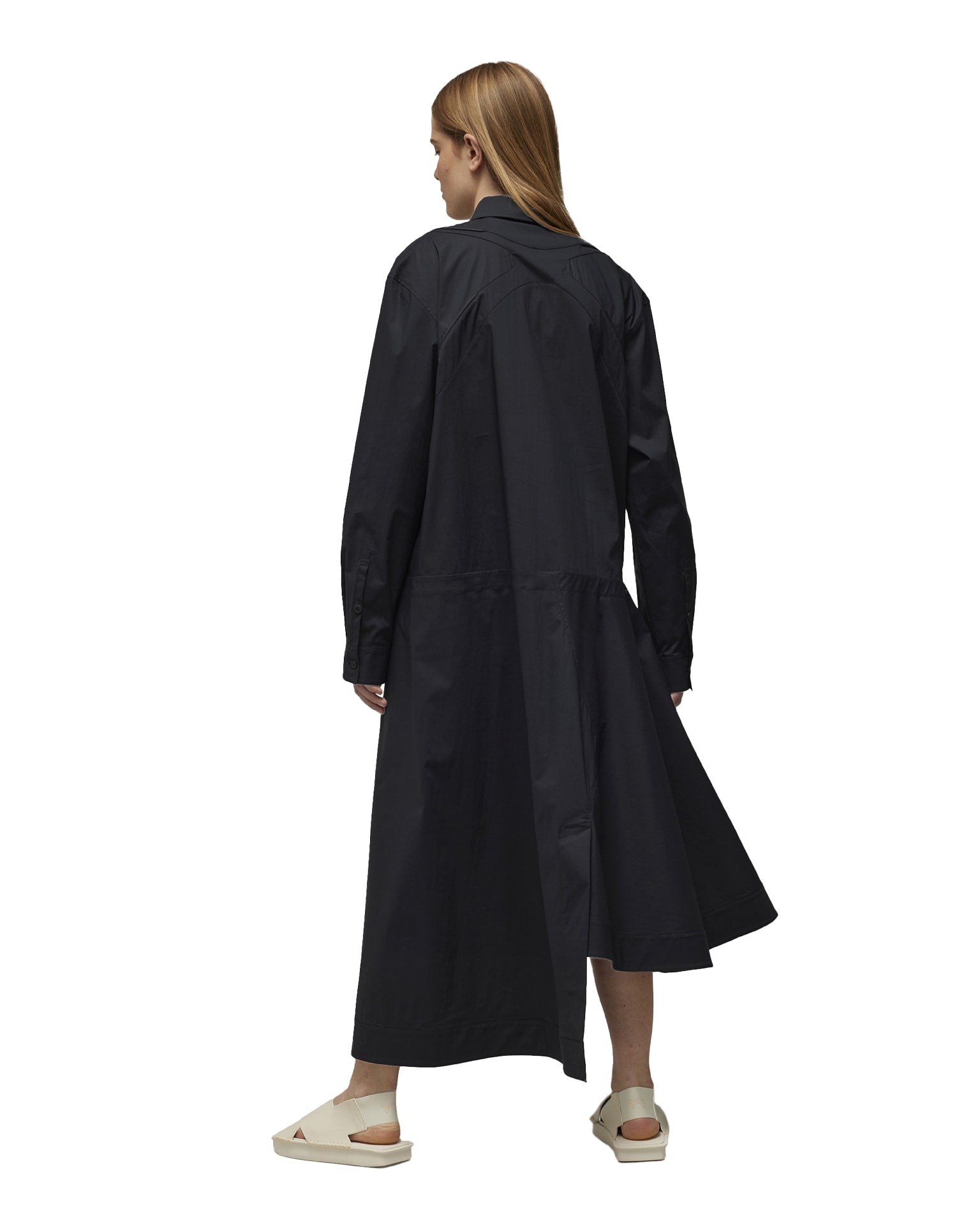 IN8682_5_APPAREL_On-Model_Back