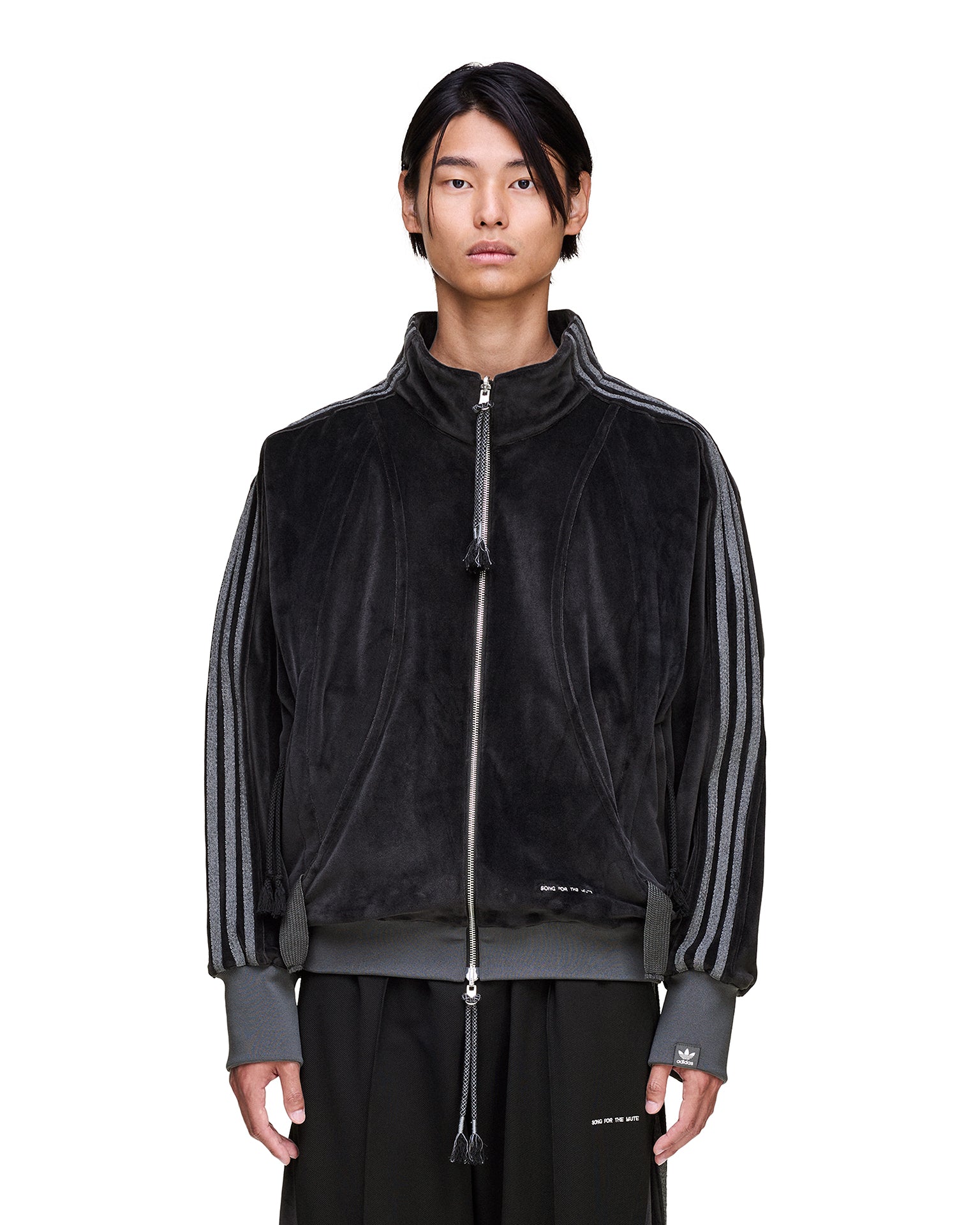 KC0317_3_APPAREL_On-