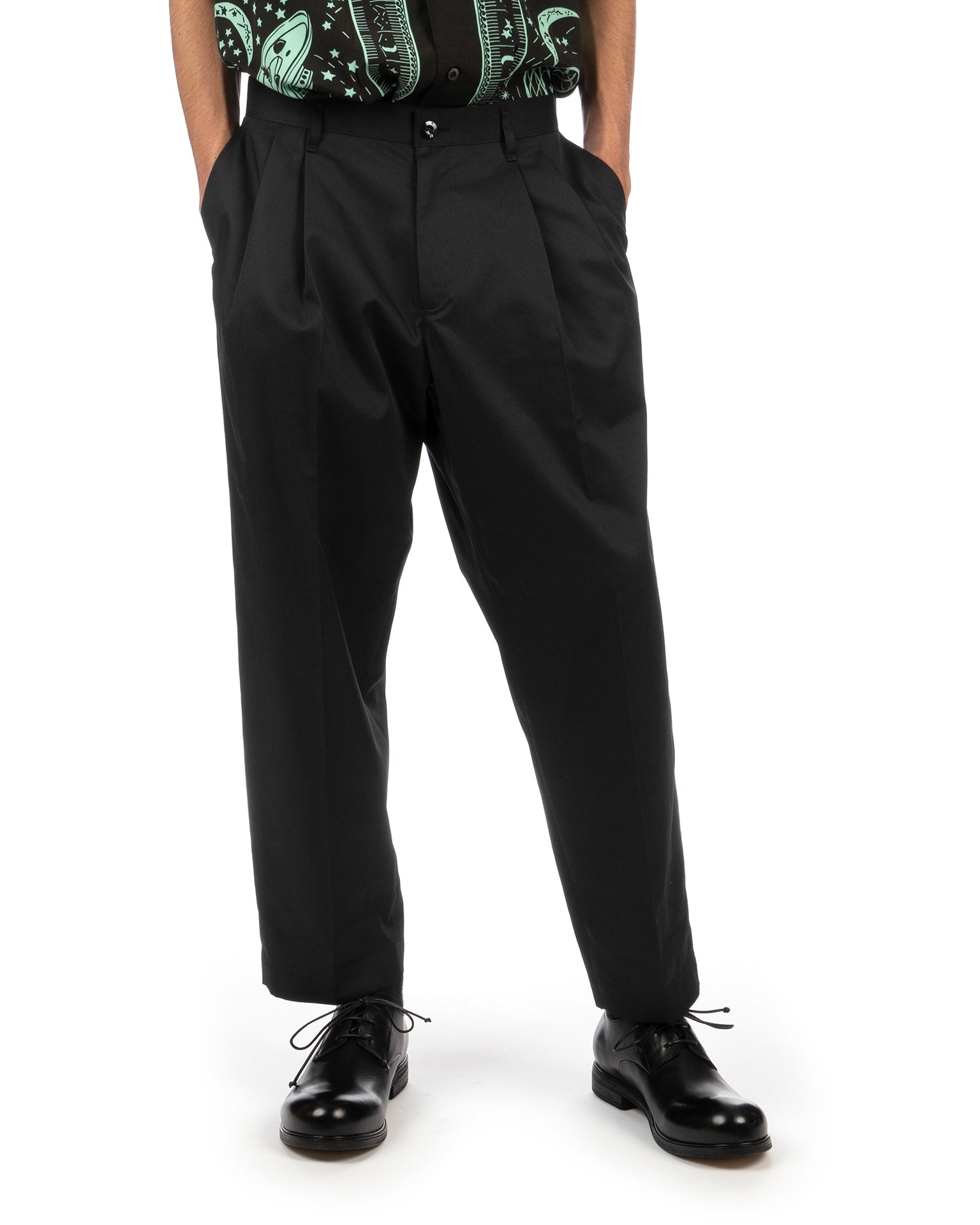 NEIGHBORHOOD | Tuck Pants Black | ConcreteStore