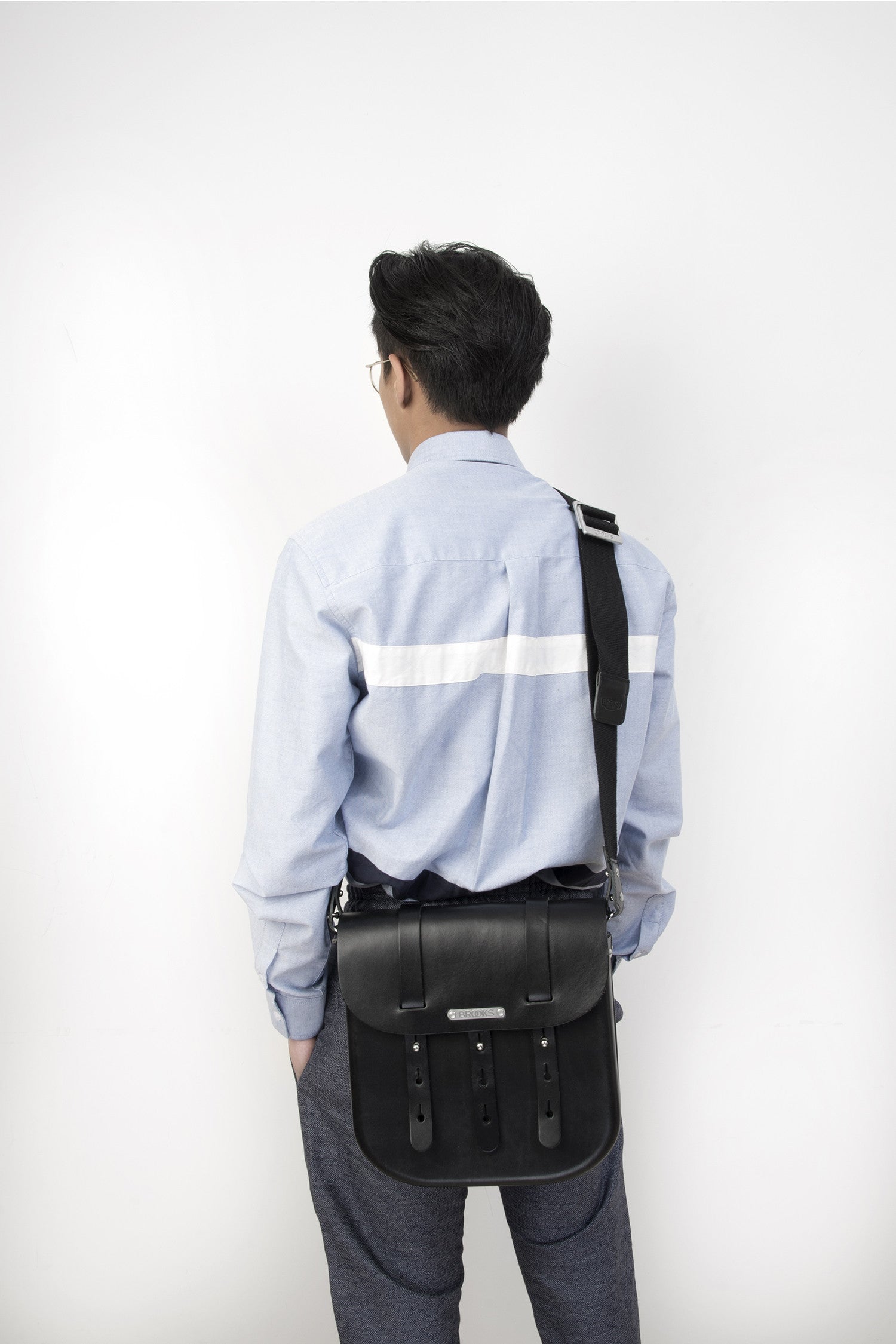 Brooks England | B3 Leather Bag Black (large) – Concrete