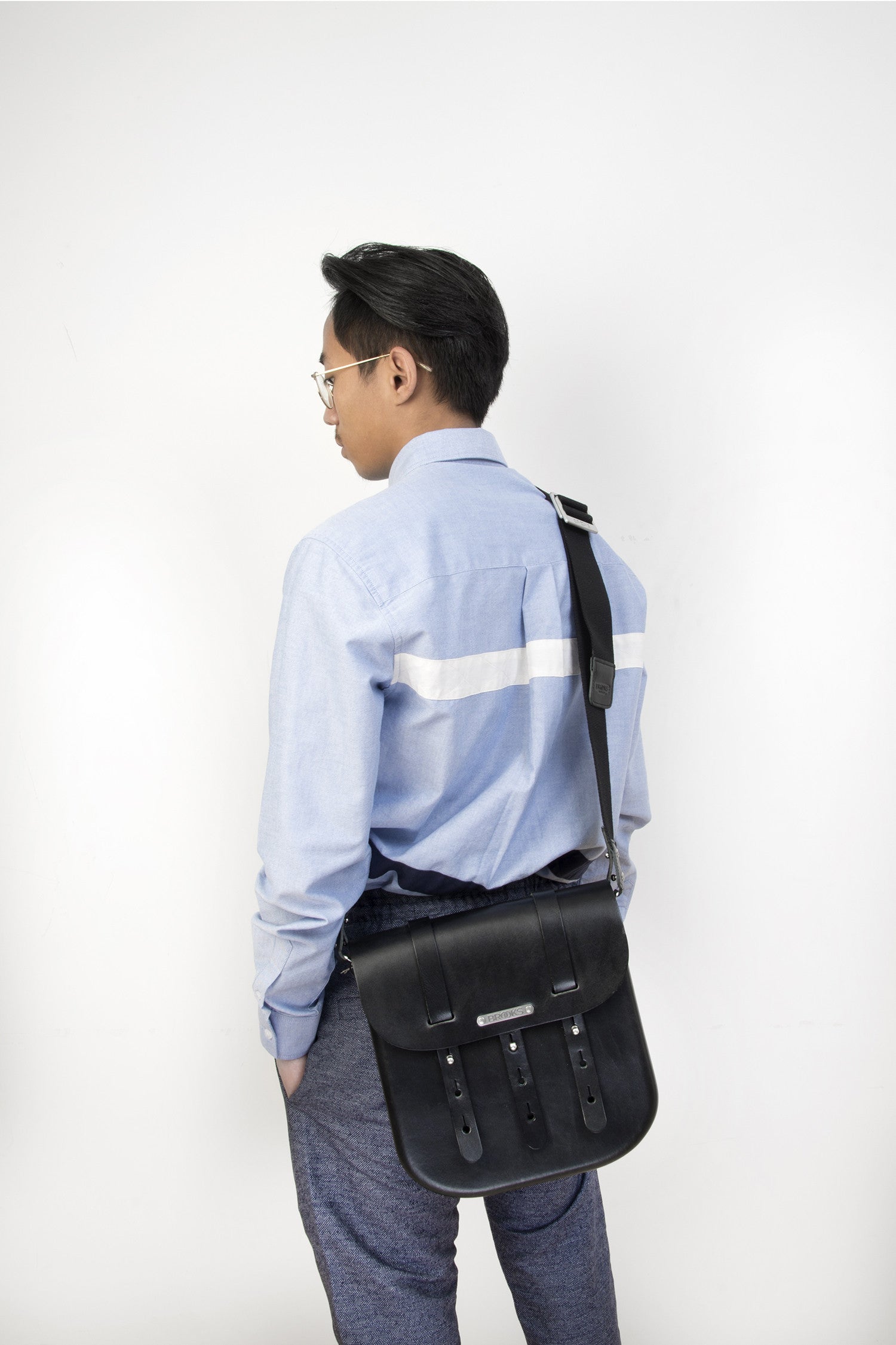 Brooks England | B3 Leather Bag Black (large) – Concrete