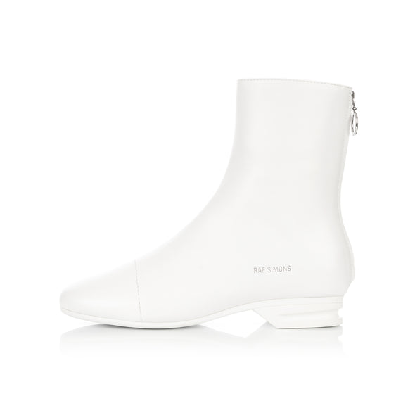 RAF SIMONS (RUNNER) | 2001 White - Concrete