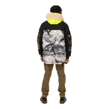 Load image into Gallery viewer, Griffin | Reversible Atlantic Parka Snow Camo / Black Majo - Concrete